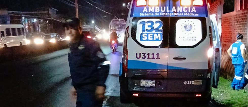 Automovilista arrolla a mujer sobre la Troncal del Norte y huye: falleció en la ambulancia