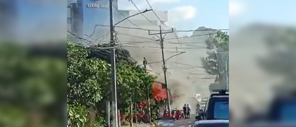 Reportan motocicleta incendiada en Ciudad Delgado