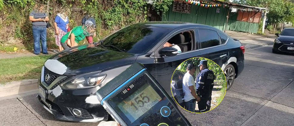 Capturan ebrio al DJ de popular discomóvil que se quedó dormido en bulevar Constitución