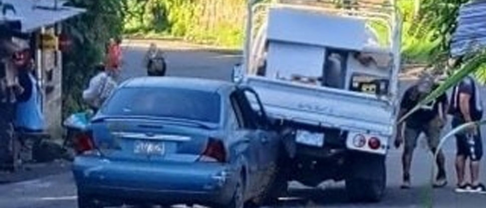 Exceso de velocidad termina en fuerte accidente en Sonsonate