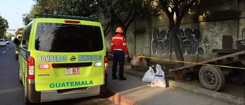 GUATEMALA: creyeron que era basura, pero una mujer sin vida estaba en medio de los cartones