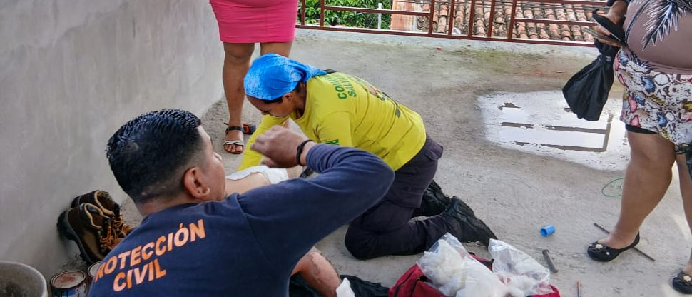 Auxilian a hombre que sufrió descarga eléctrica en barrio San Jacinto