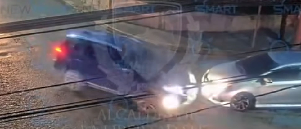 Por manejar distraído, conductor choca en Santa Tecla