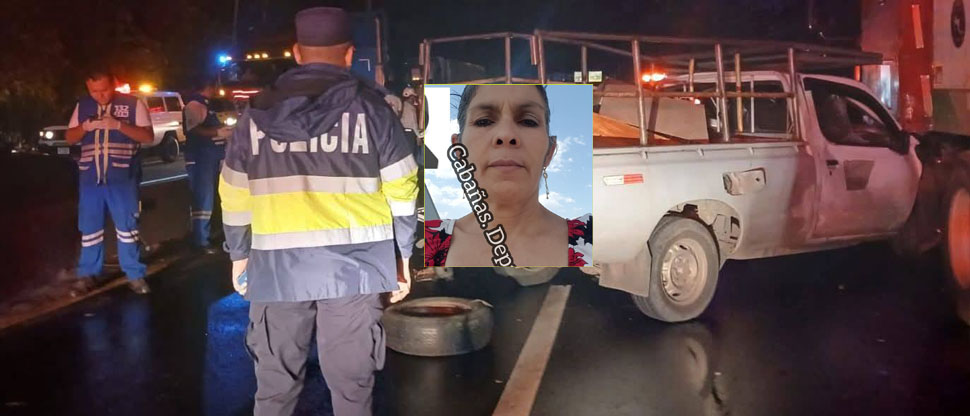 Identifican a mujer que perdió la vida tras chocar vehículo contra rastra en La Libertad