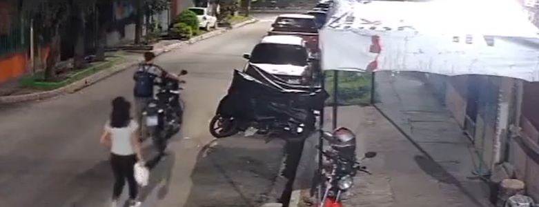 Denuncian a sujetos que hurtaron motocicleta en Soyapango