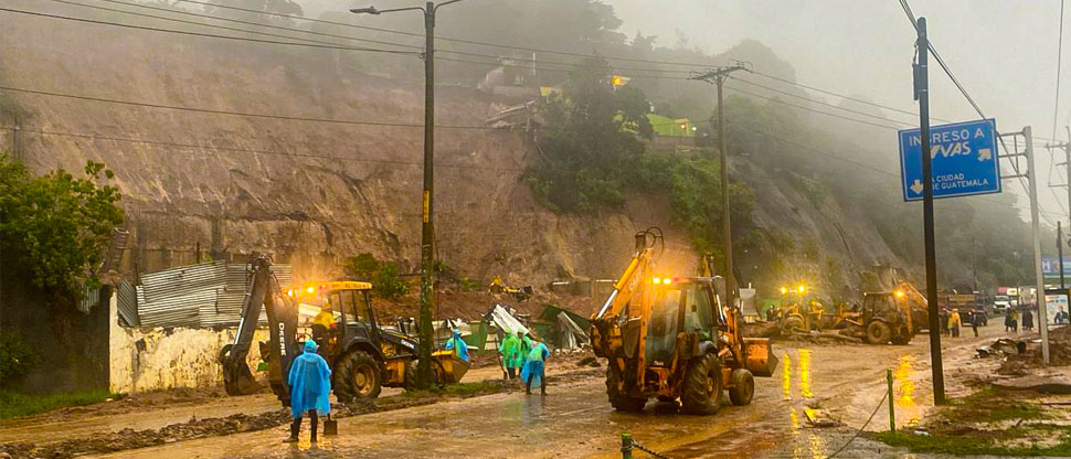 GUATEMALA: por segundo día sigue bloqueado el tráfico en la carretera a El Salvador tras derrumbe 