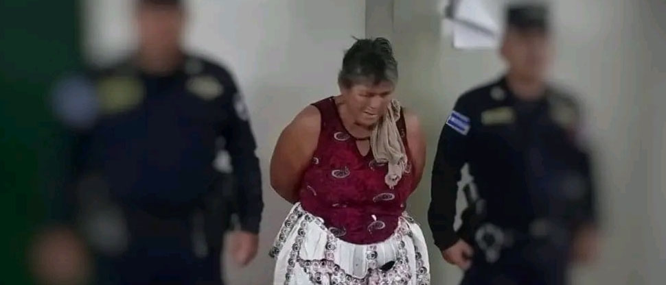 Capturan a mujer de 64 años por amenazar a otra señora con un cuchillo porque le quitó a su marido
