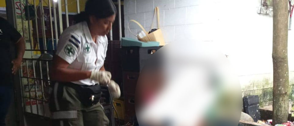 4 personas se intoxican tras comer pupusas compradas en la calle en el distrito de Lourdes