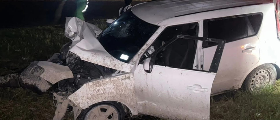 Dos personas que se transportaban en una Kia Soul resultan lesionadas tras grave choque 