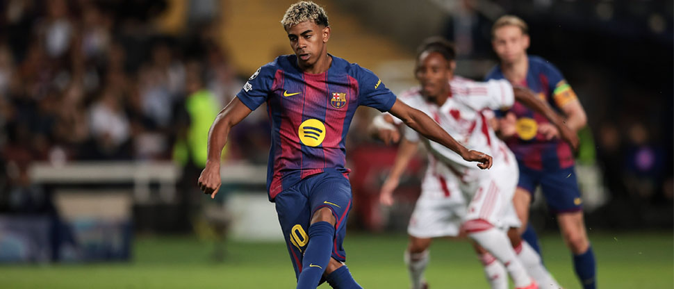 El Barcelona golea a un débil Olympiacos que se regaló en el Estadi Olímpic Lluís Companys