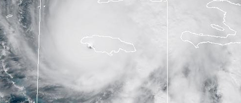 Melissa toca tierra en Jamaica como un destructivo huracán categoría cinco