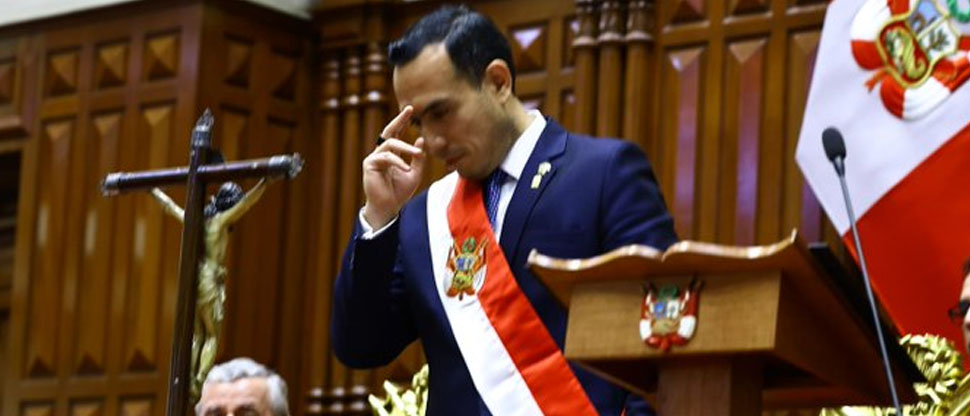 Juramentan a José Jerí Oré como nuevo presidente de Perú