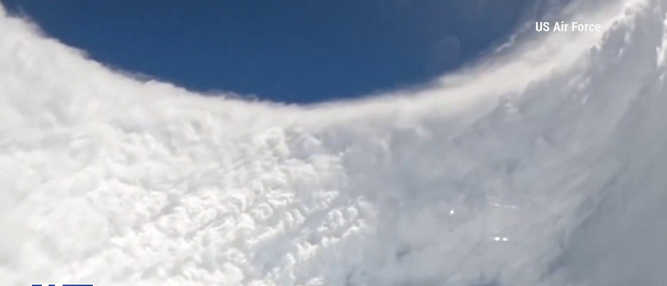 Viralizan espectacular video captado desde el ojo del huracán Melissa
