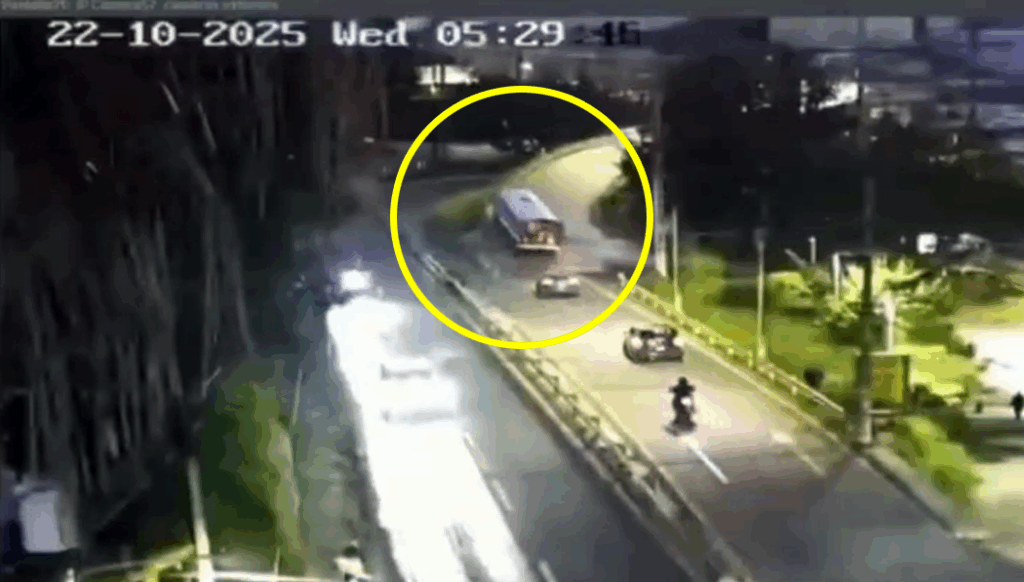 VIDEO: momento exacto cuando bus repleto de pasajeros cae de un puente en Guatemala