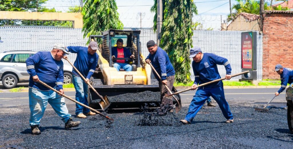 Avanza restauración de calles en colonia La Mascota
