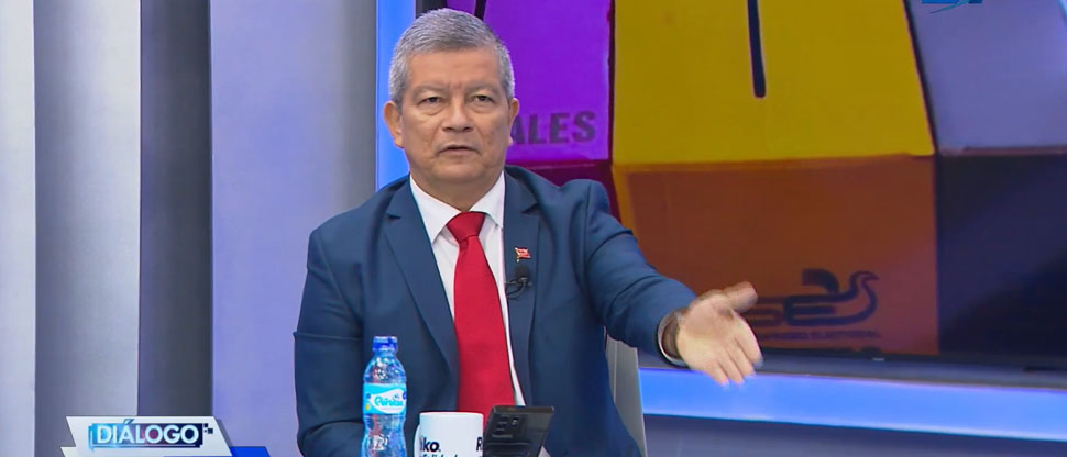 “Chino” Flores se desliga de condenas a exfuncionarios del FMLN y dice que “son casos personales”