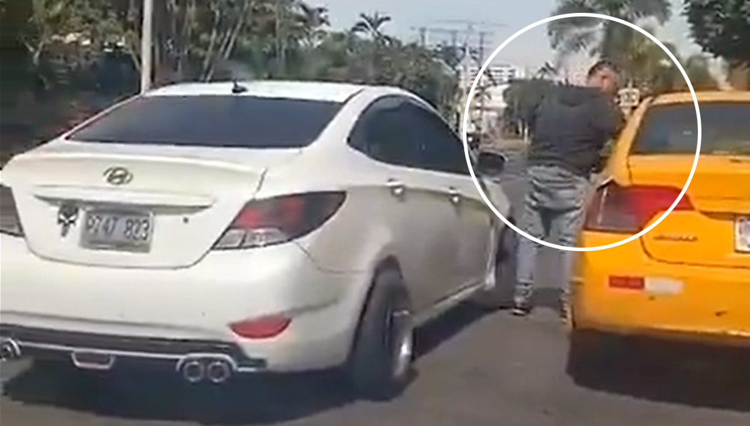 VIDEO | Conductor agrede a otro en plena vía pública en San Salvador