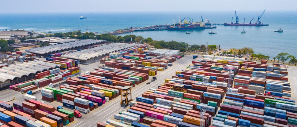 Exportaciones salvadoreñas crecieron 5.7 % hasta septiembre de 2025