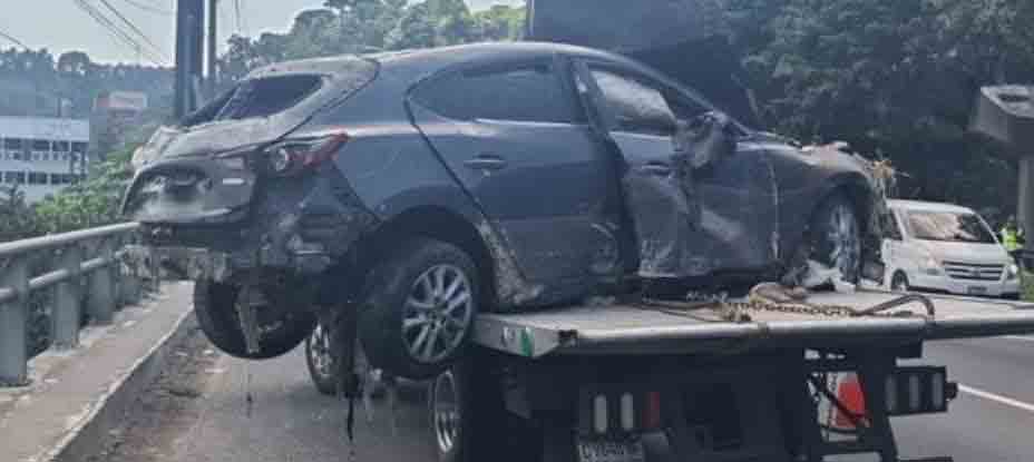 GUATEMALA: extraen vehículo después de una semana tras se arrastrado por lluvias