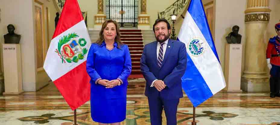 Vicepresidente Ulloa se reúne con mandataria de Perú para avanzar tema de TLC