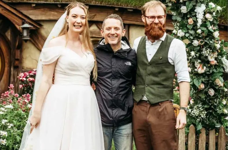 Frodo sorprende a invitados de una boda inspirada en El Señor de los Anillos