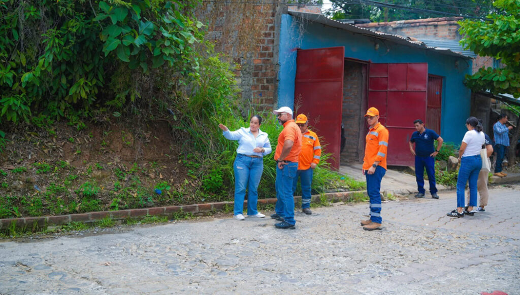 Alcaldía de La Paz Este anuncia proyecto de reconstrucción de calle en cantón Los Zacatillos