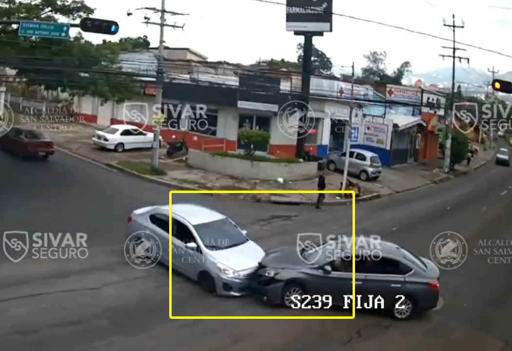 Imprudencia: conductor invade carril y provoca accidente en la capital