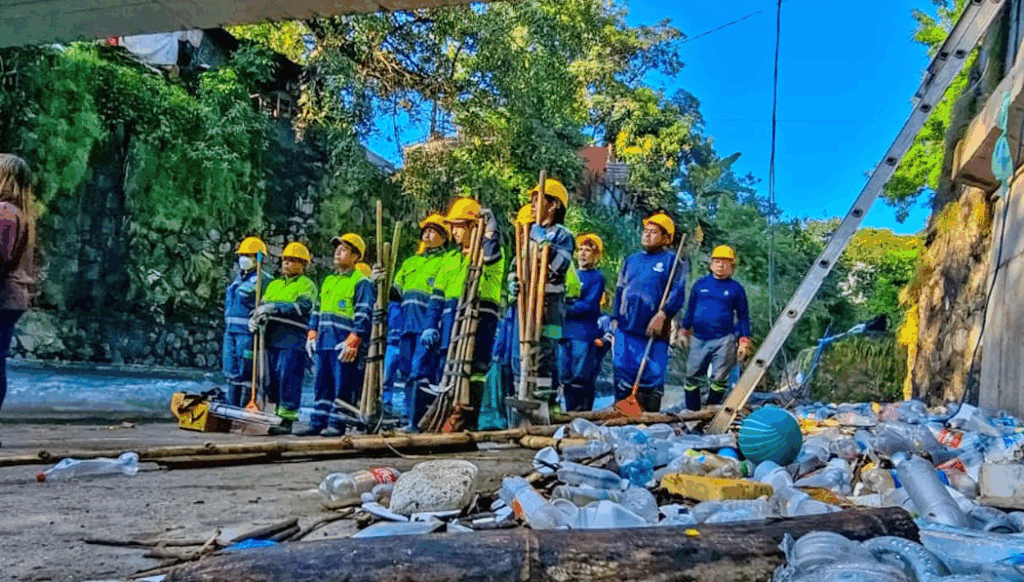 Realizan mega jornada de limpieza en quebrada Matalapa, barrio La Vega