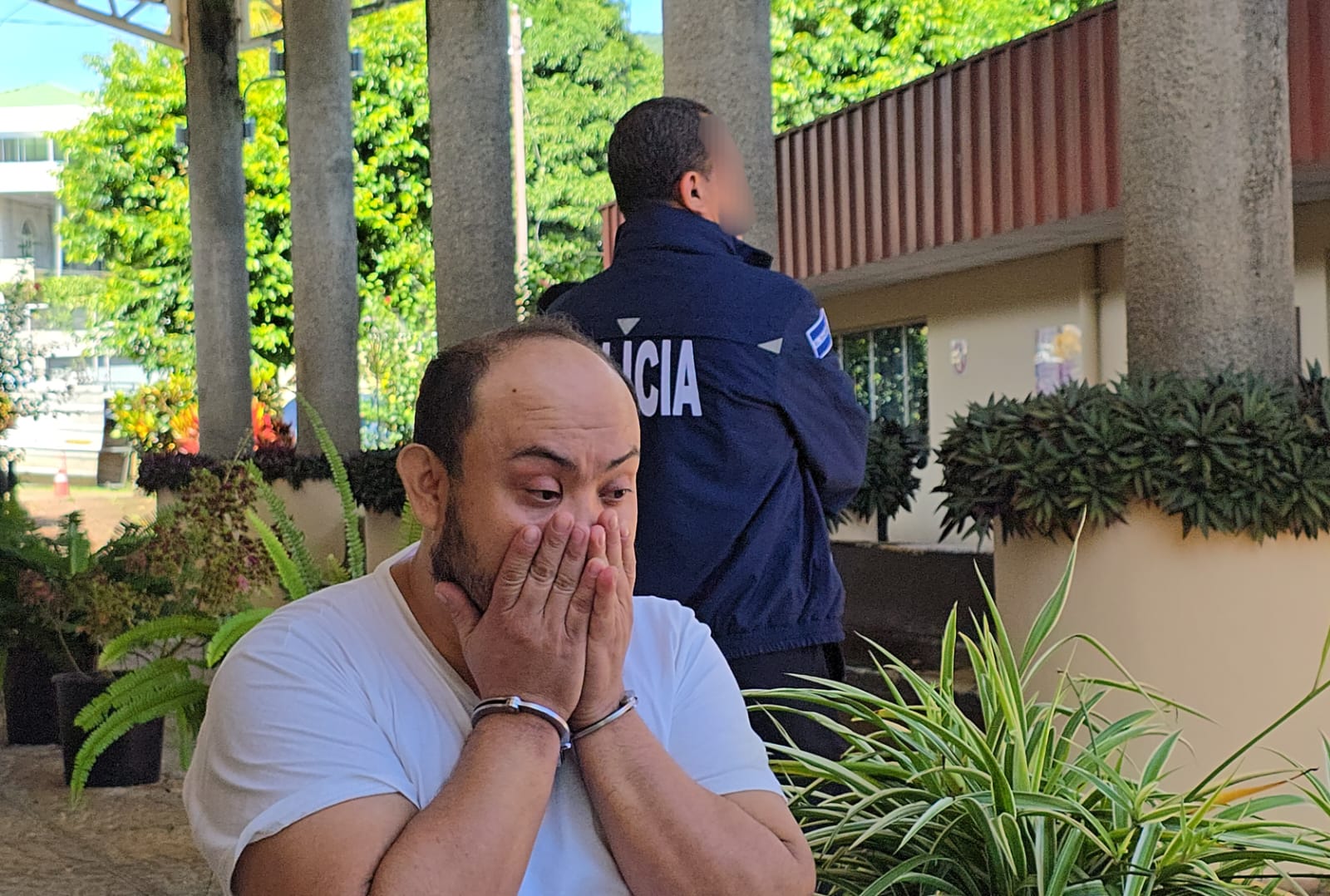 Pandillero llora al saber que irá a prisión por acabar con la vida de su ex