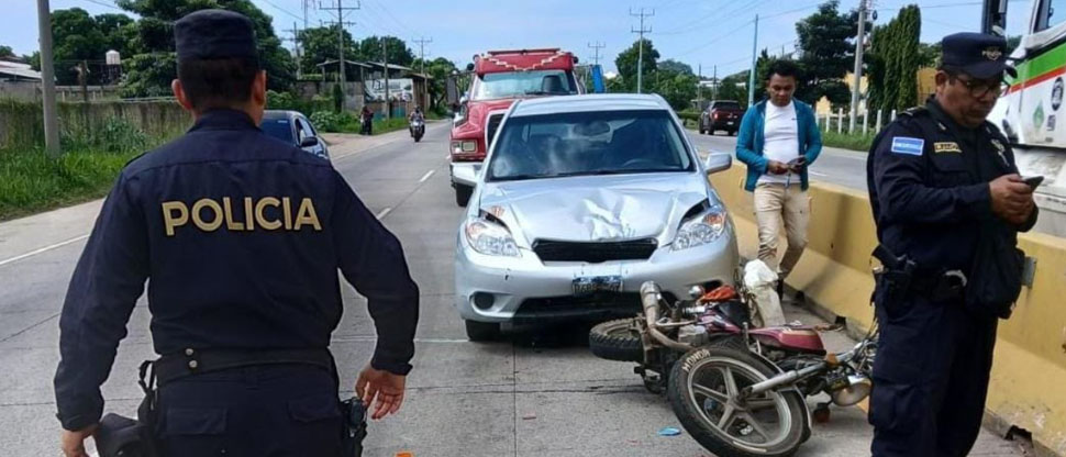 Motociclista lesionado tras ser impactado por conductor de un vehículo en Sonsonate
