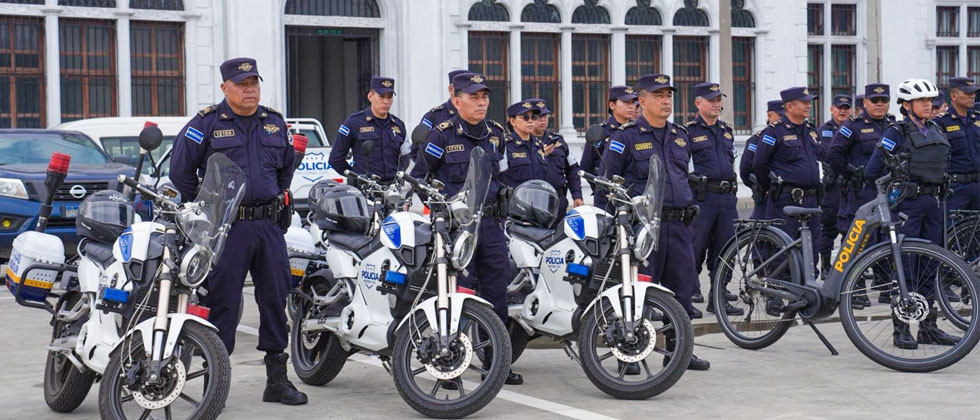 PNC y estudiantes de la ANSP se preparan para despliegue en el Centro Histórico