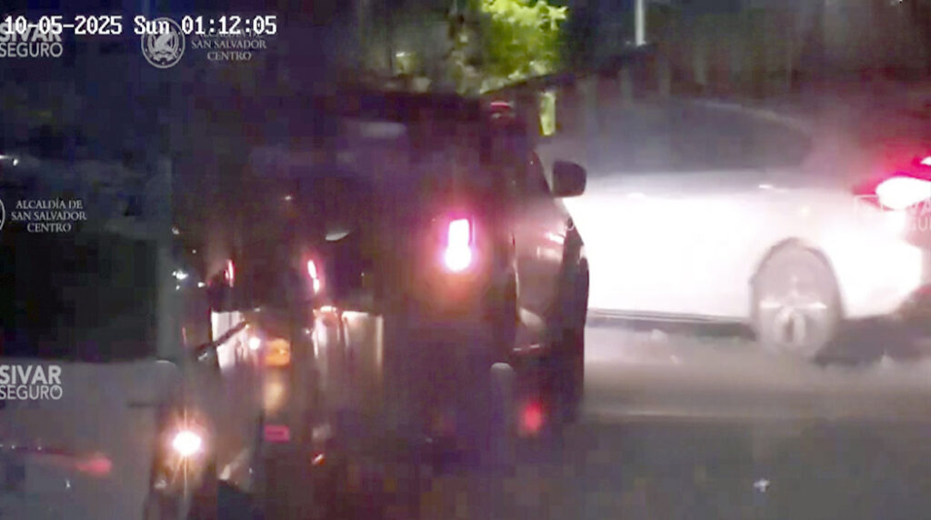 Sívar Seguro capta múltiple accidente registrado esta madrugada en San Salvador