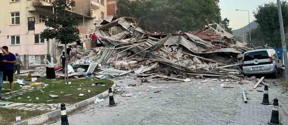 Sismo de magnitud 6.1 grados sacude el oeste de Turquía y daña varios edificios