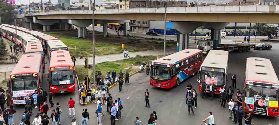 PERÚ: buseros se van a paro por la extorsión que realizan el crimen organizado