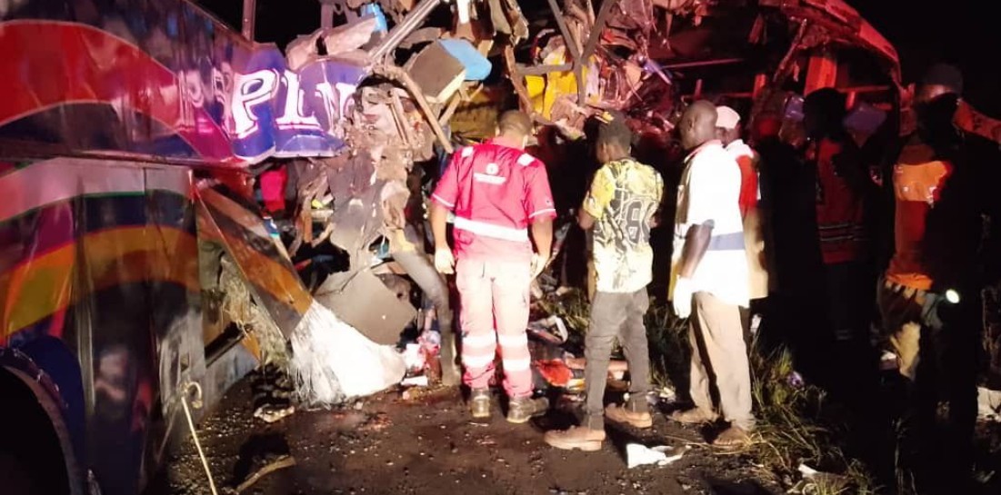 Choque entre dos autobuses deja 46 muertos en Uganda