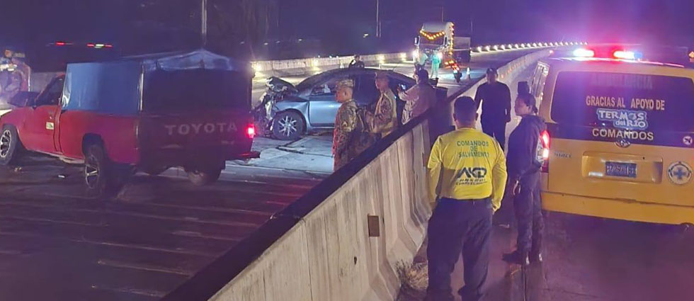 Una persona sin vida y tres lesionadas deja fuerte choque sobre la carretera Panamericana