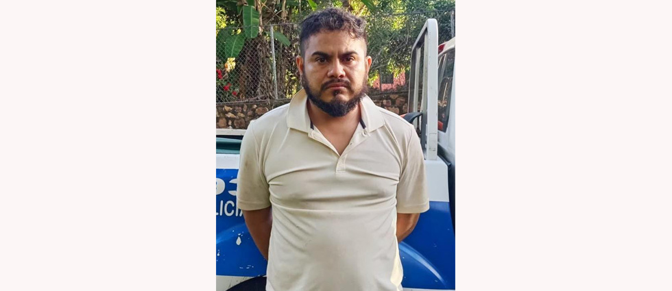Capturan a ebrio que volcó su auto y lesionó a sus dos acompañantes y luego se dio a la fuga