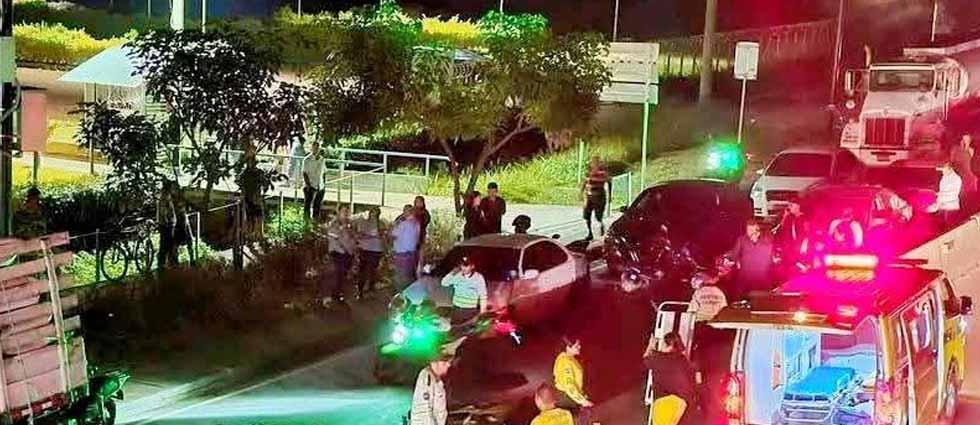 Motociclista pierde la vida tras estrellarse contra un camión en la carretera Panamericana