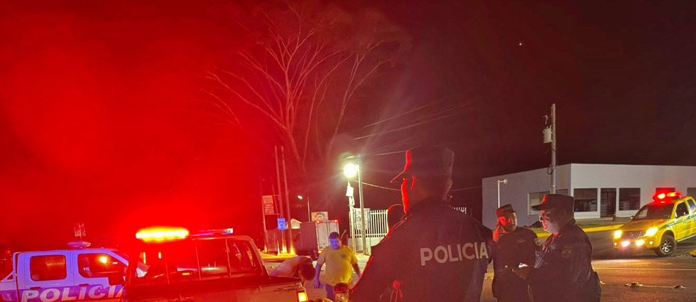 Dos motociclistas y un peatón pierden la vida en diferentes siniestros durante la noche del jueves en El Salvador