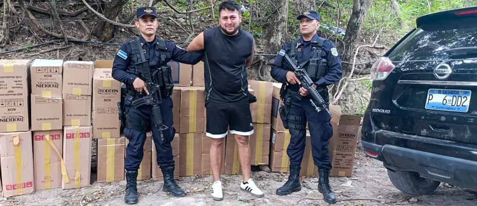 Capturan a sujeto que pretendía ingresar a El Salvador 30 cajas con producto de contrabando