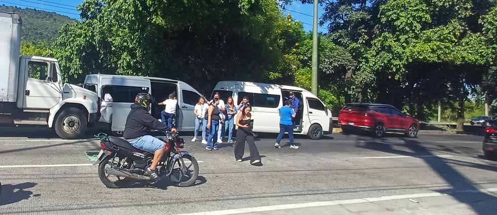 Múltiple choque en la autopista Comalapa ¡deja más de 7 lesionados!