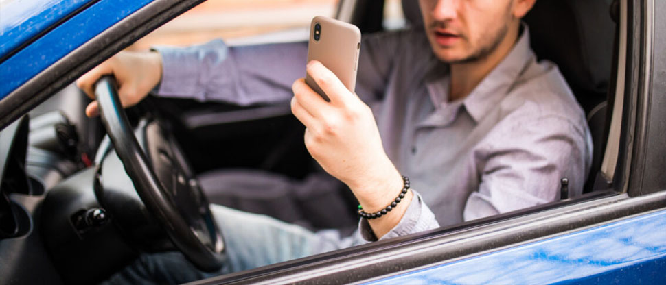 VMT: «El uso del celular al conducir es el enemigo número 1 de la seguridad vial»