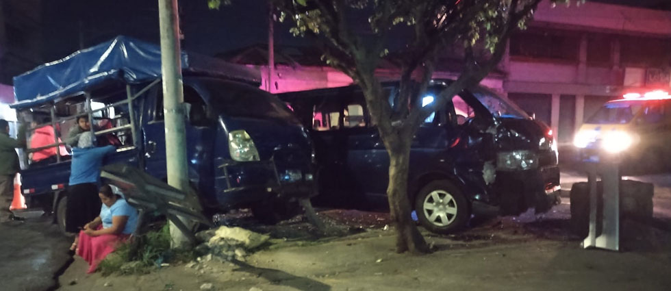 Reportan a mujer lesionada tras choque sobre conocida calle de San Salvador