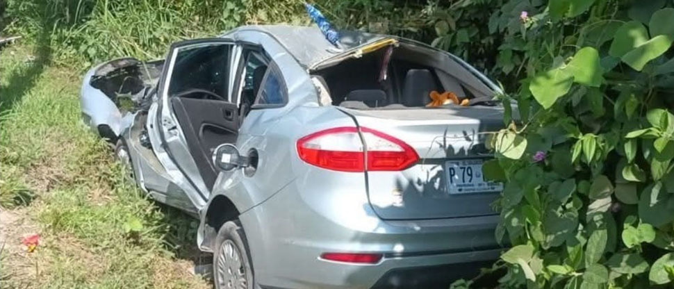 Auxilian a conductor que sufrió fuerte accidente en Cabañas