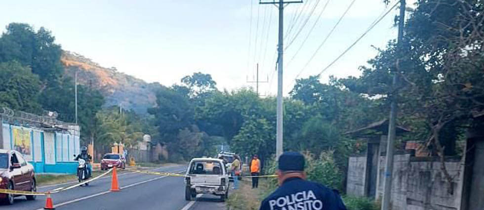 Acompañante de motociclista pierde la vida tras fuerte siniestro vial en Santa Ana