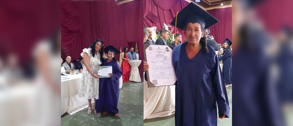 Hondureña vendía agua para pagar sus estudios y a sus 65 años se gradúa de bachillerato