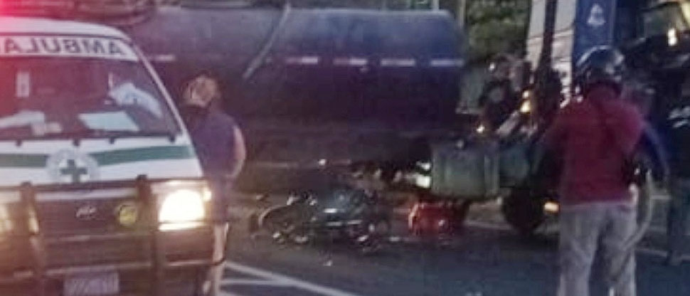 Mala maniobra de conductor termina en fuerte accidente en carretera Panamericana