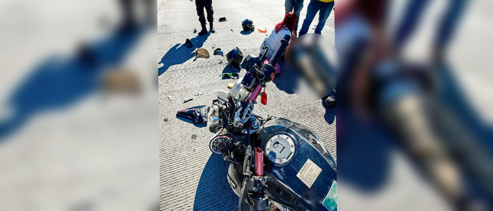 Auxilian a motociclista tras fuerte accidente en carretera Panamericana