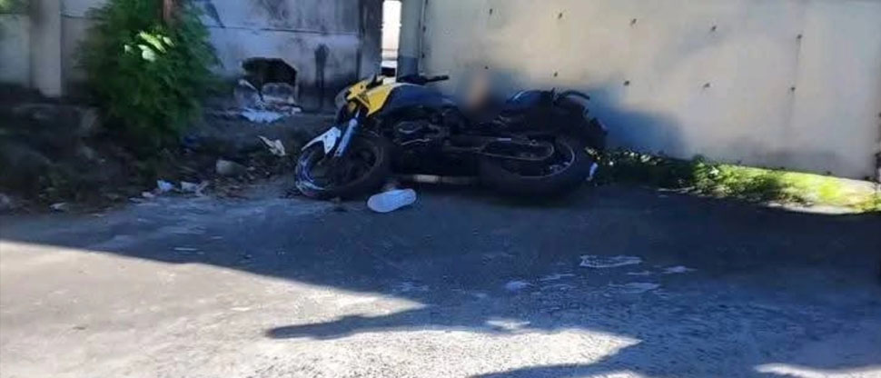 Joven motociclista pierde la vida al accidentarse en autopista a Comalapa