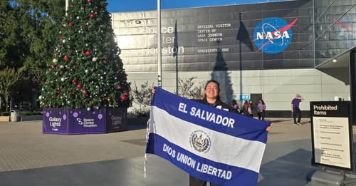 Estudiante de la UES logra segundo lugar en concurso de la NASA